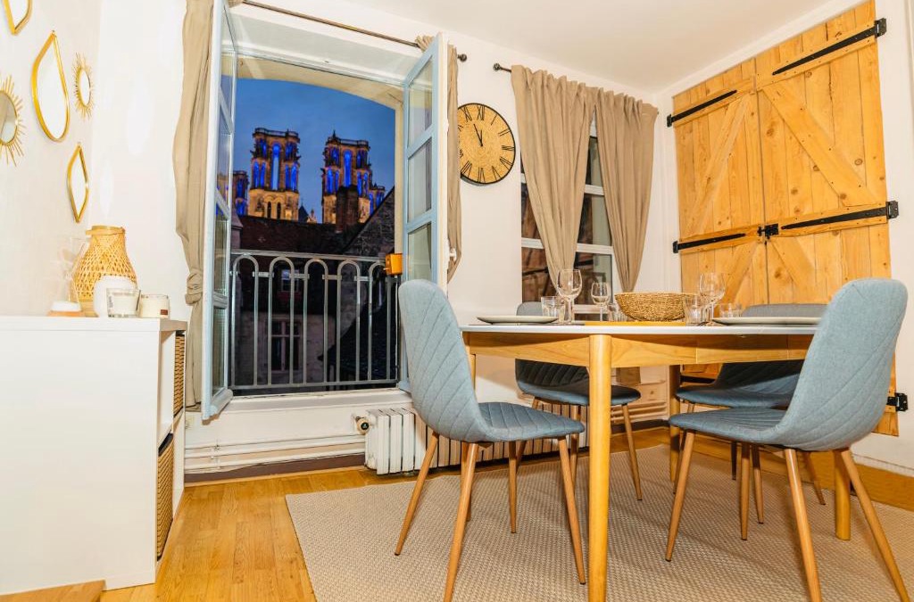 Laon Apartment | Nid douillet La Cour du Dauphin, Vue cathédrale imprenable