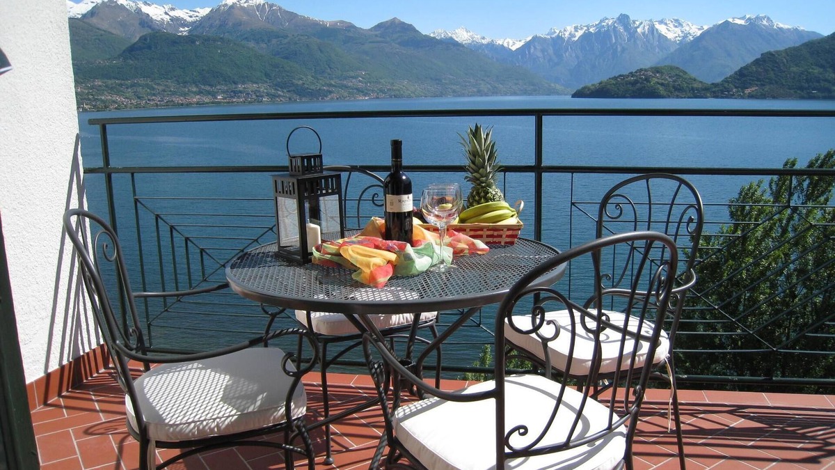 Calozzo Apartment | Nido alla Riva Ronnie holiday flat on the lake
