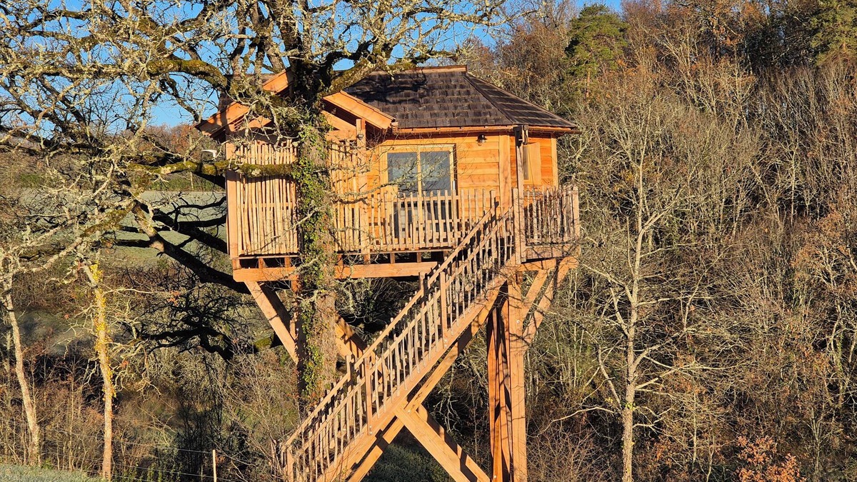 Saint-Genies Cabin | Nids en Perigord, cabane perchée avec Spa à 10min de Sarlat