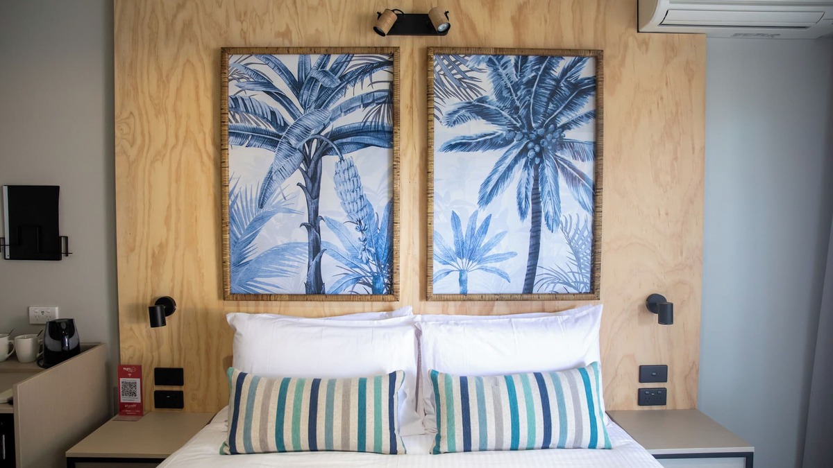 Cardwell Hotel | Nightcap at Marine Hotel