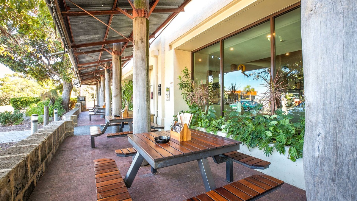 Wanneroo Hotel | Nightcap at Wanneroo Tavern