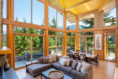 Blueberry Hill House | Nighthawk 3335 | Contemporary Townhome with Hot Tub and Stunning Mountain Views