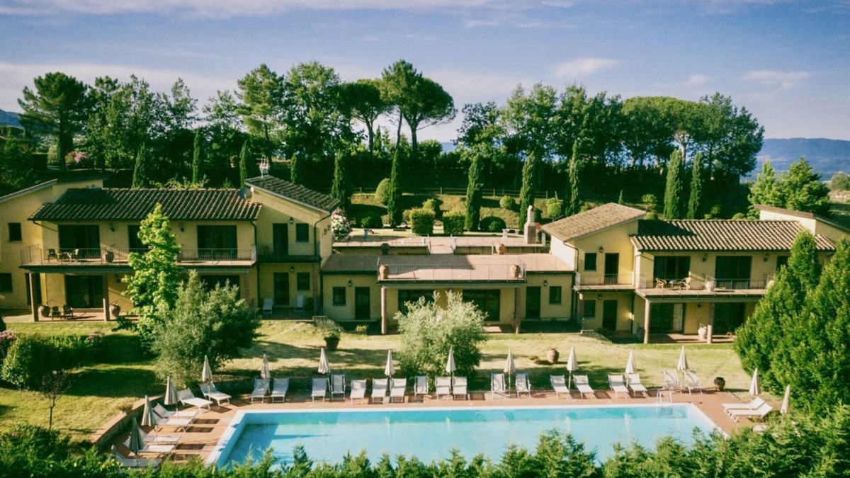 San Donato in Fronzano Bed & Breakfast | Nightingale Farm room for up to 3 people