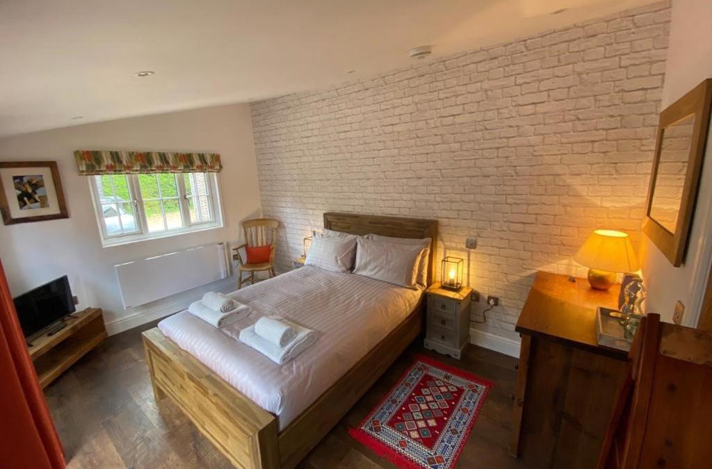 Ockley House | Nightjar