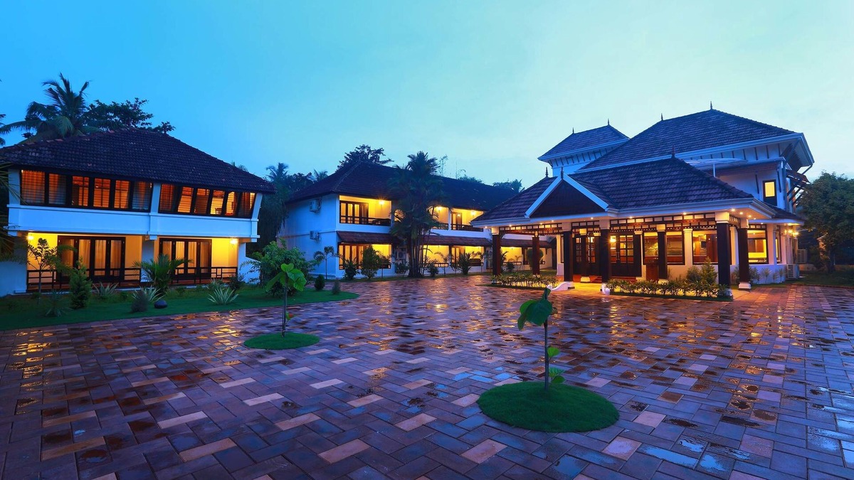 Kochi Hotel | Nihara Resort And Spa