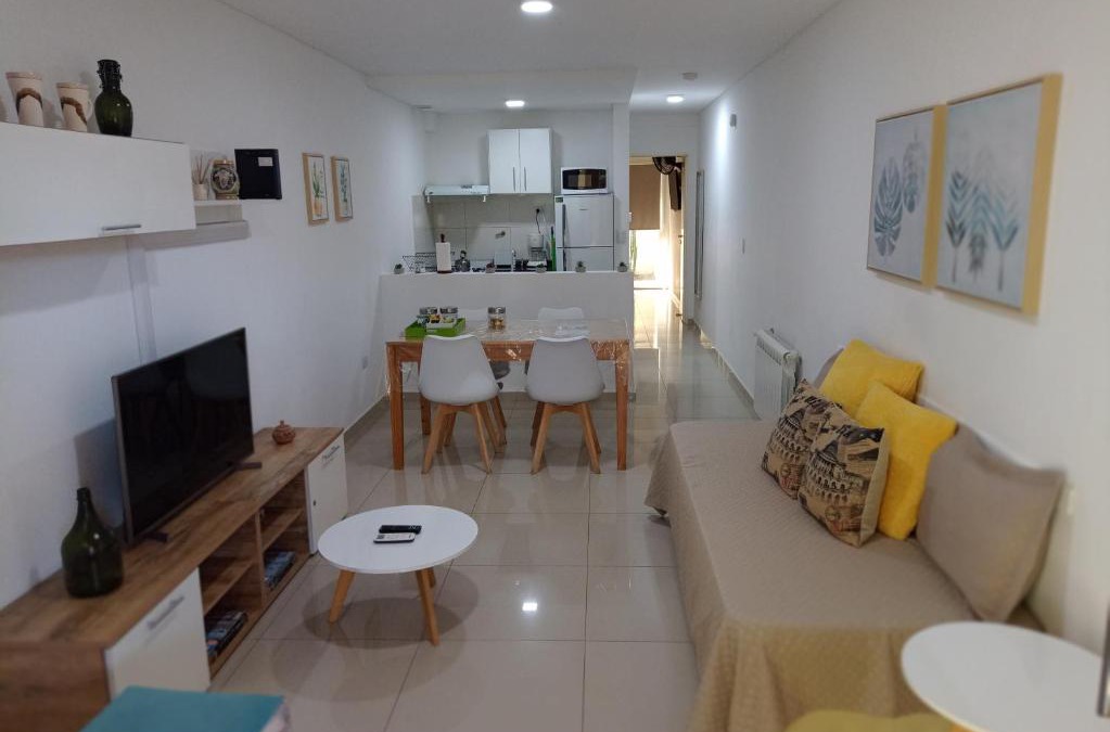 Neuquen Apartment | Nikemen, moderno dpto con patio y cochera cubierta