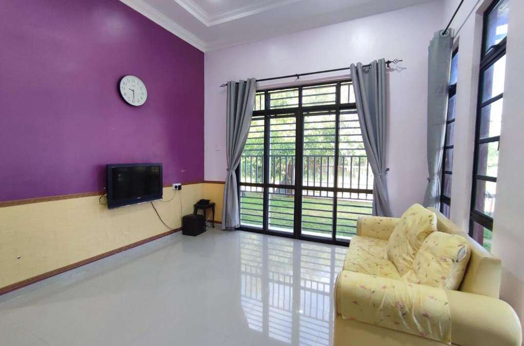 Kampung Pagar Besi House | NikNa Homestay Batu Rakit - WIFI