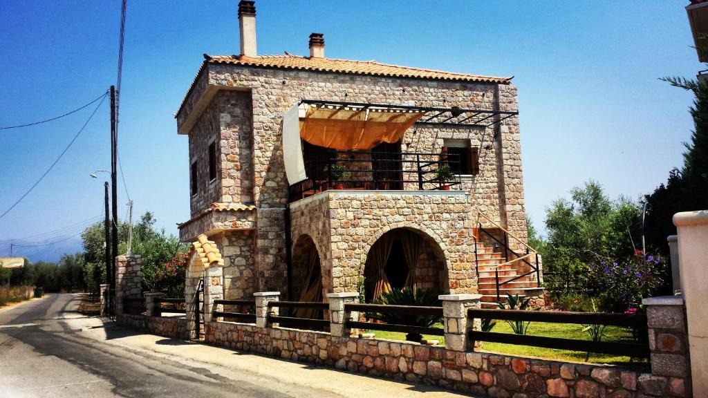Papadhianika House | Niko's Stone Guest House