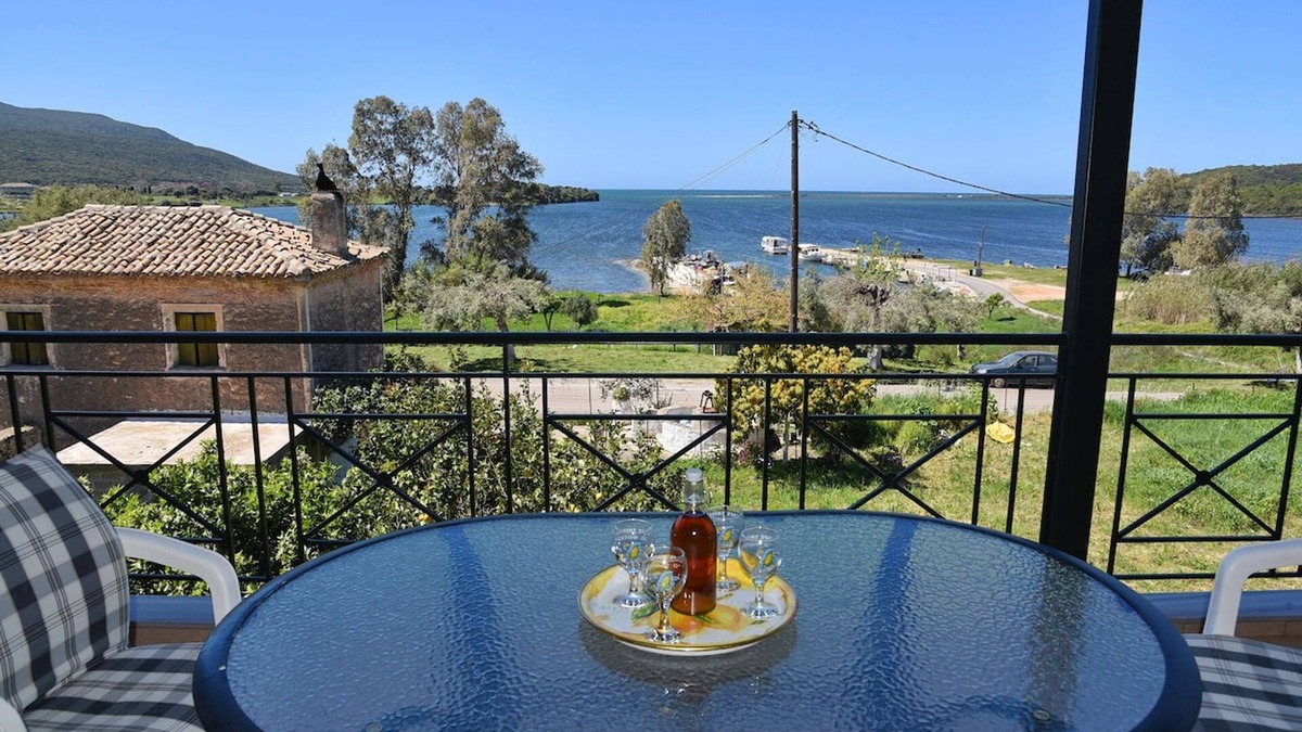 Agios Nikolaos Apartment | Nikolas house beside the sea next to Lefkada