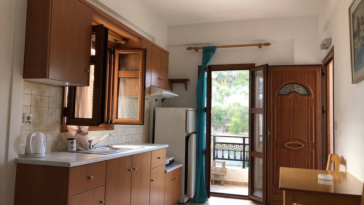 Gialiskari Apartment | Nikos Apartments A6 - One Bedroom Apartment, Sleeps 5