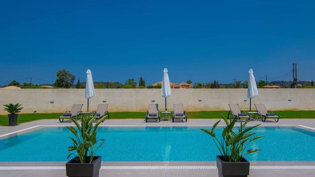 Gaitanion Villa | Nimar Luxury Villa - private swimming pool