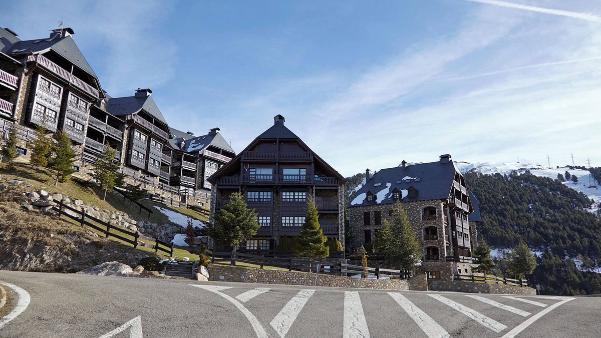 Beret Apartment | Nin de Beret 2 by FeelFree Rentals