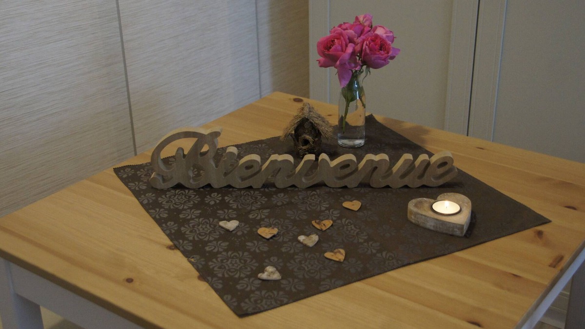 Fosses-La-Ville Apartment | Nina's little Nests 1