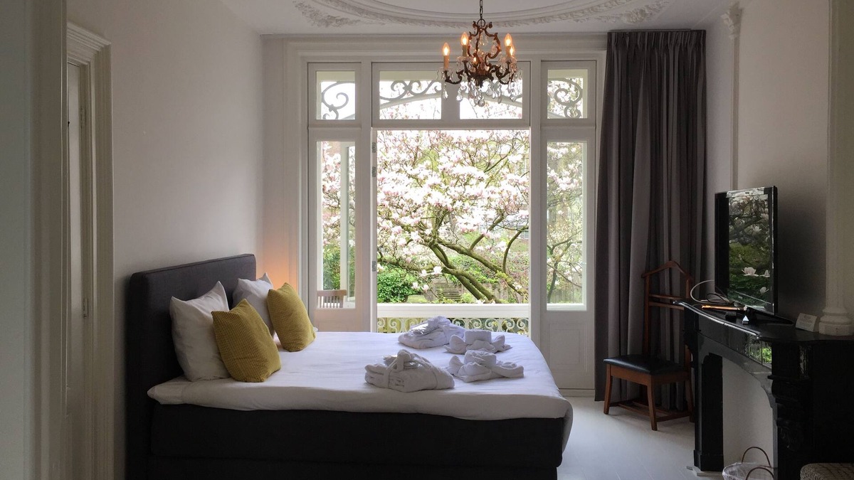 Oude Pijp Bed & Breakfast | Nine(T)Teen B&B
