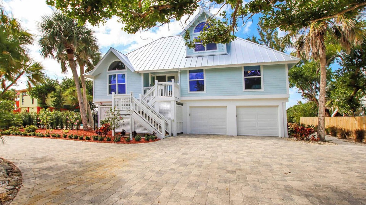 Wulfert House | Nirvana Beachfront 3 Bedroom/3 Bath House