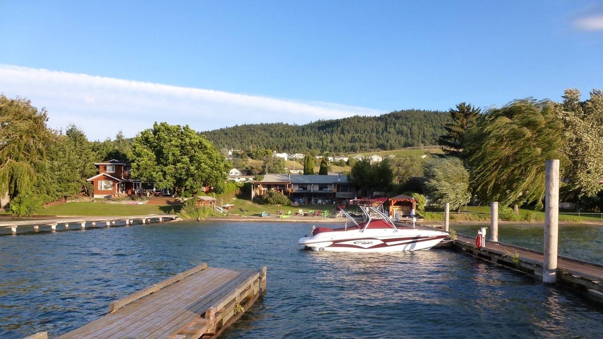 Vernon Resort | Nirvana Cabana Lakeside - Supreme