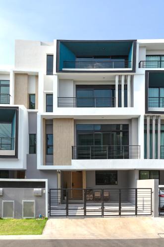 Lat Phrao House | Nirvana Define Luxury Townhome Ekkamai Ramintra