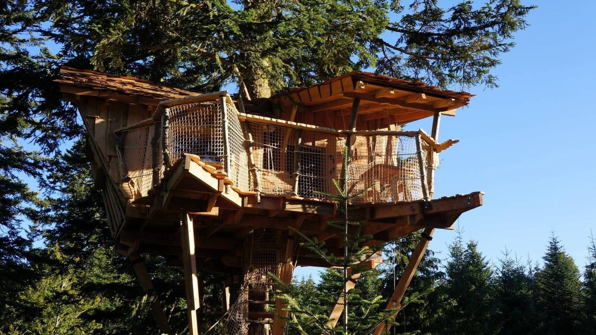 La Tour-dʼAuvergne Cabin | Nis de Bisou tree house