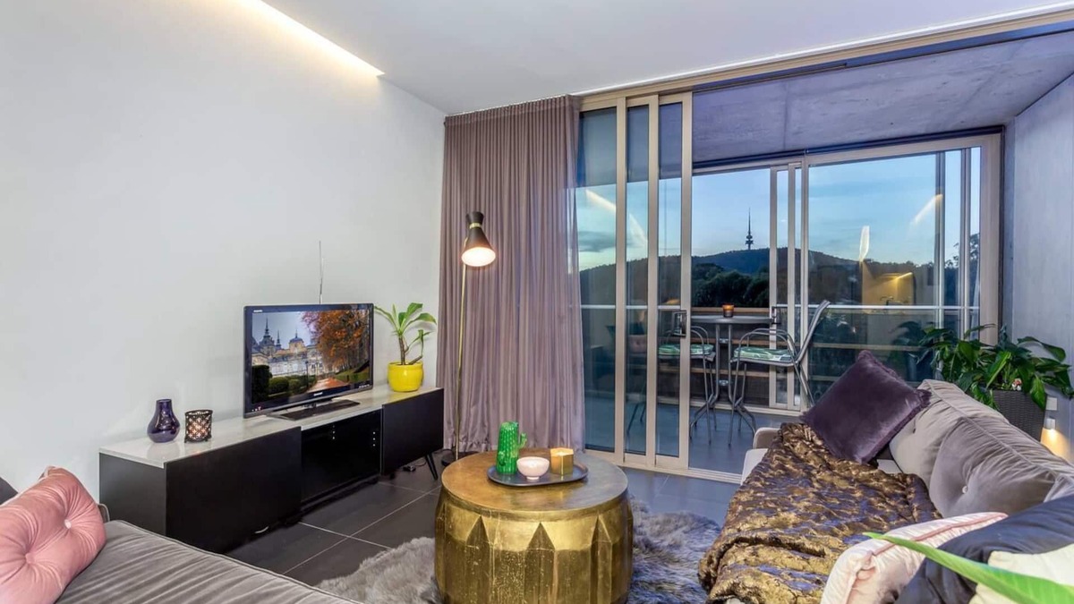 City West Apartment | Nishi Building * Furnished Apt * Amazing Sunsets * Walk to Lake, City & ANU