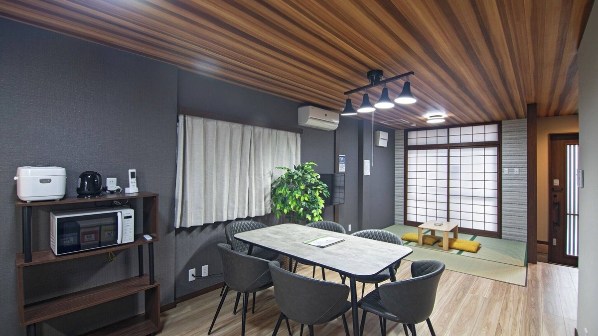 Shin-Osaka House | Nishinaka House | 12 minutes to Umeda | Accommodates up to 13 people | Both Japanesestyle and Weste - Nishinaka HOUSE/Osaka Ōsaka