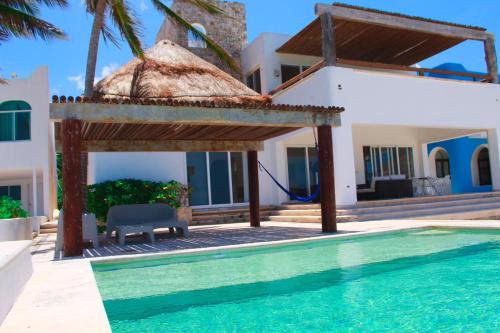 Chicxulub Puerto House | Nisiros Spacious Beachfront home