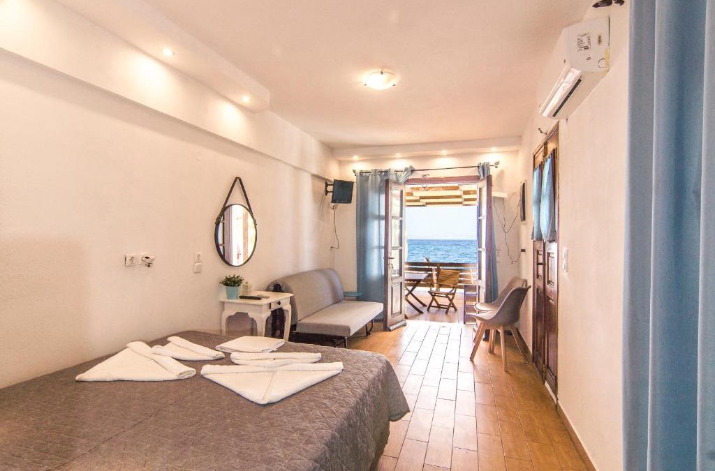 Mandraki House | Nisyros White Wave
