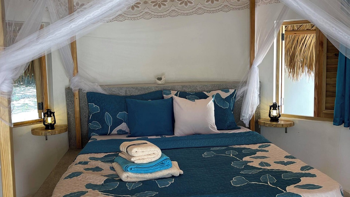 Nizao Cabin | NizaoBeachLodge-1Br-1Bd-2Px-PrivateJaccuzi-FrontBeach-WiFi-SeaView