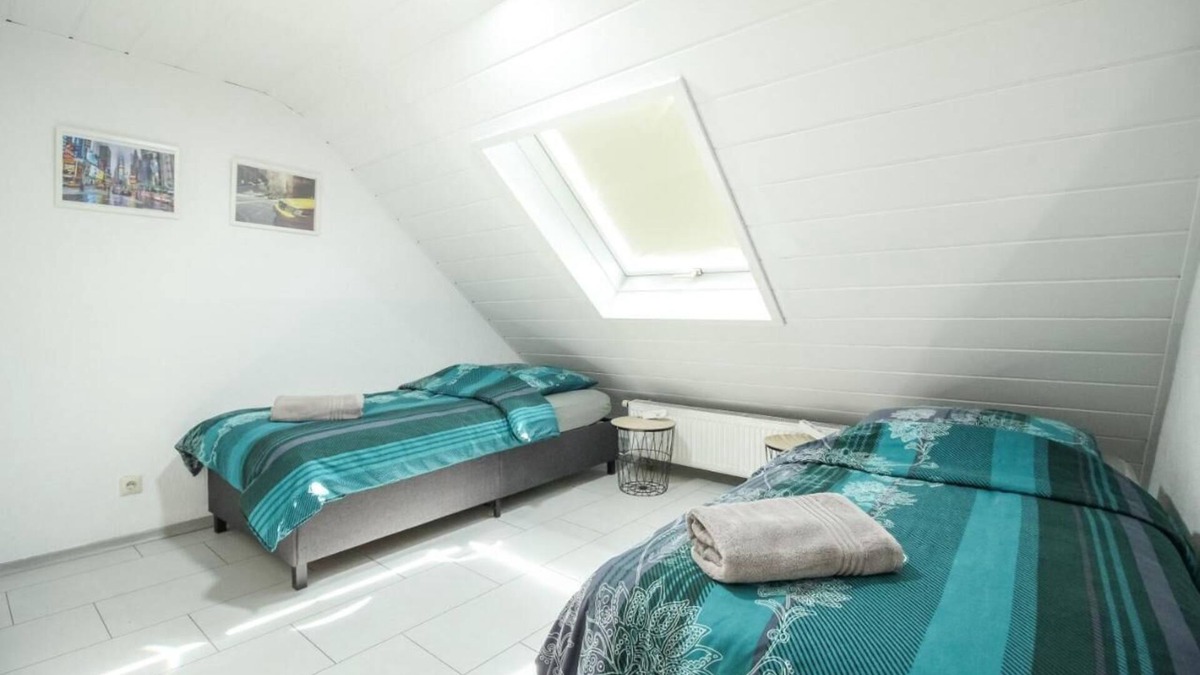 Goeppingen Apartment | nJoy! Modern & Central - WiFi - Bathtub - perfect for Work