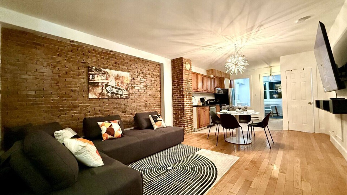 Vieux-Limoilou Apartment | nLarge Apartment in Limoilou