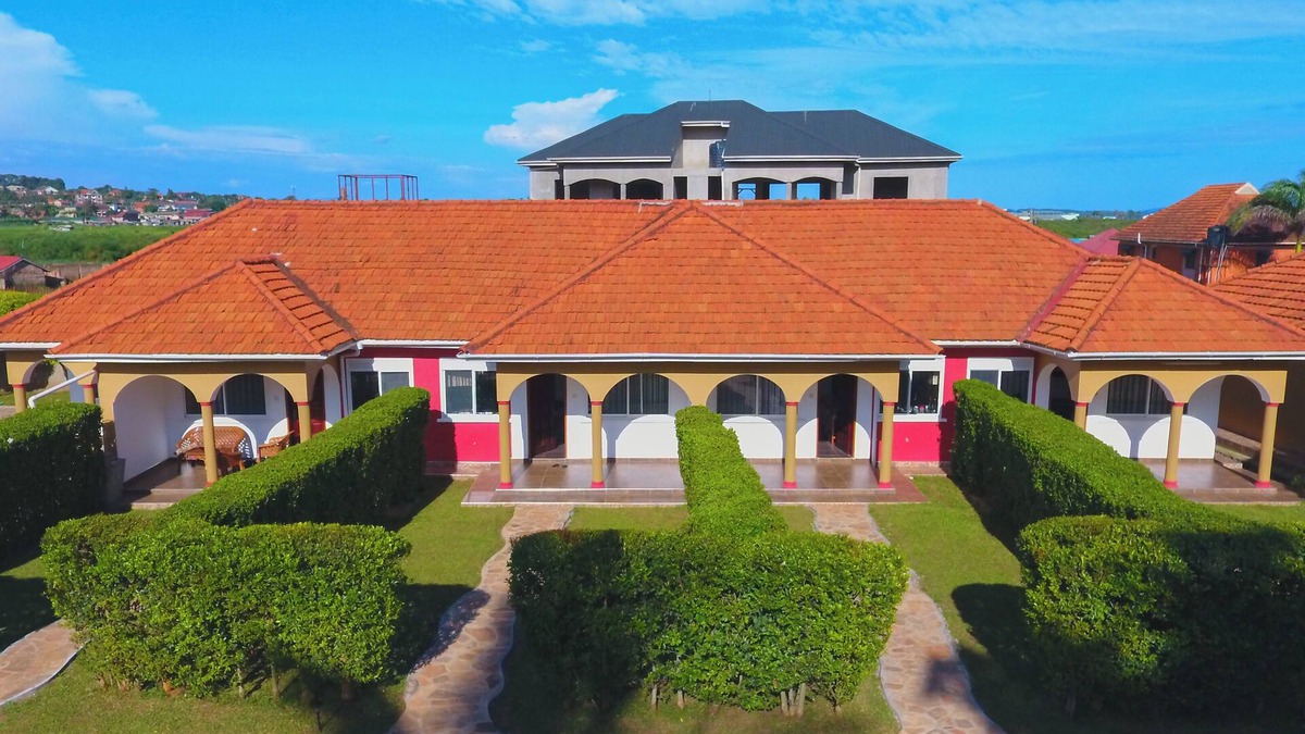 Kampala Cottage | nLucian Cottages: 2 bedroom peaceful retreat in Munyonyo