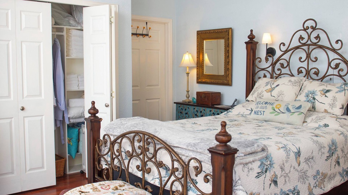 Elmo Apartment | nMary’s Nest –Cozy relaxing studio. Near Lake Ray Hubbard and 30 mins to Dallas.