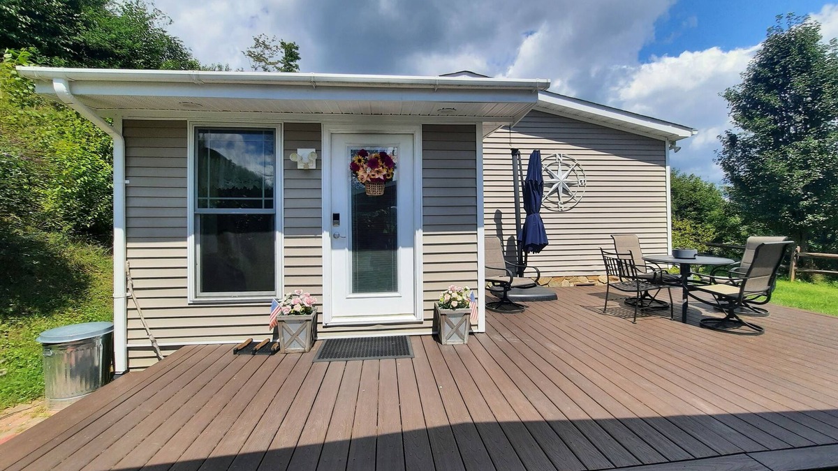 Fleetwood House | nMountain Retreat in Blue Ridge Mountains. Privacy! Owner Managed.