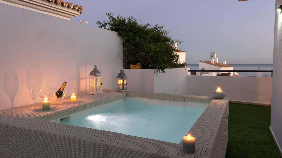 Puerto Banus Apartment | Nº 1 IN PUERTO BANUS, SEA VIEWS DUPLEX PENTHOUSE WITH PRIVATE HEATED POOL