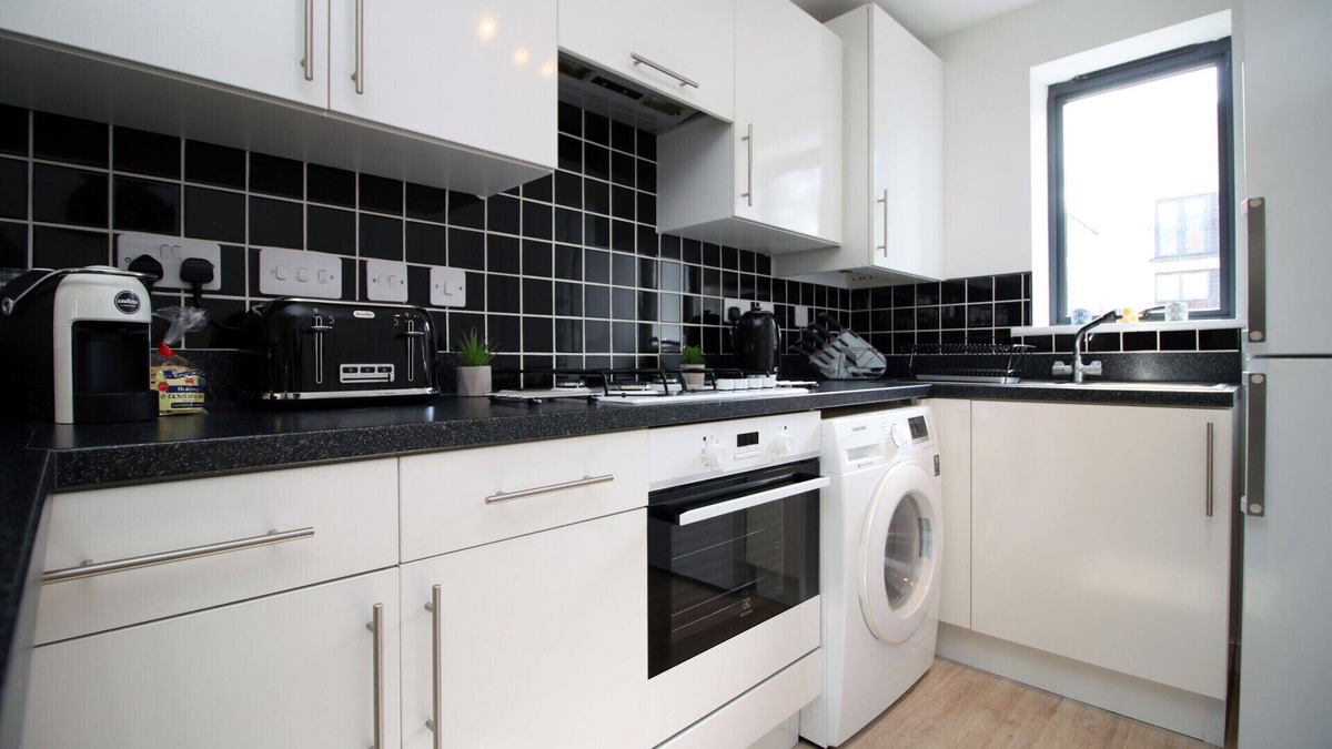 St. Thomas House | No.1 Marina Walk by Stay South Wales - FREE Parking, Close to the Marina