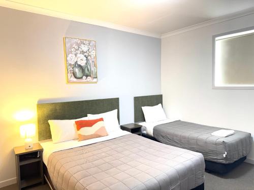 Cambridge Hotel | No 1 Motels
