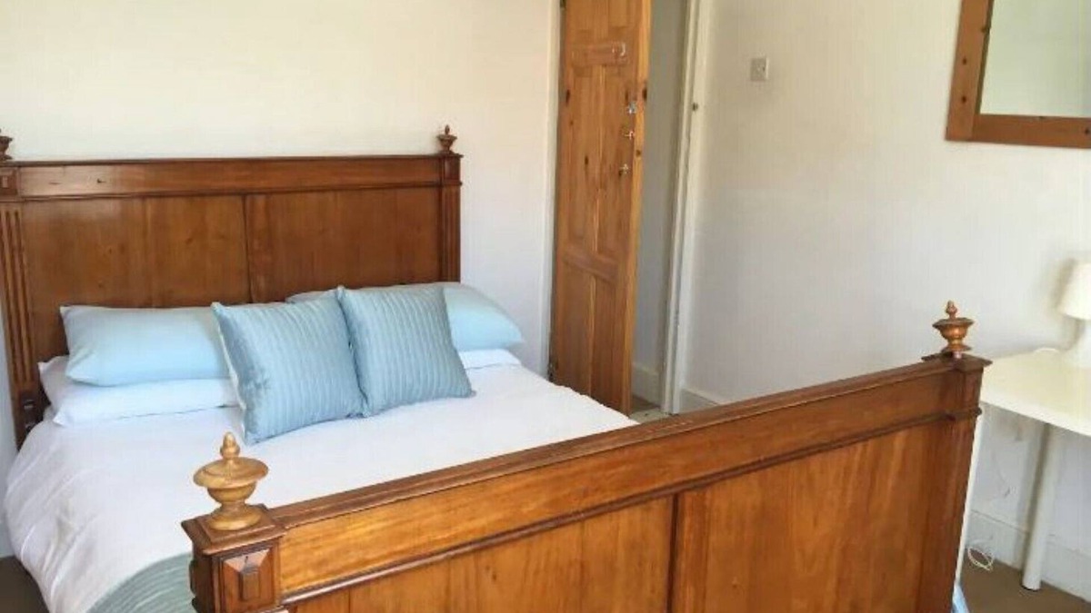 Southsea House | No. 10, Augustine's house in the South