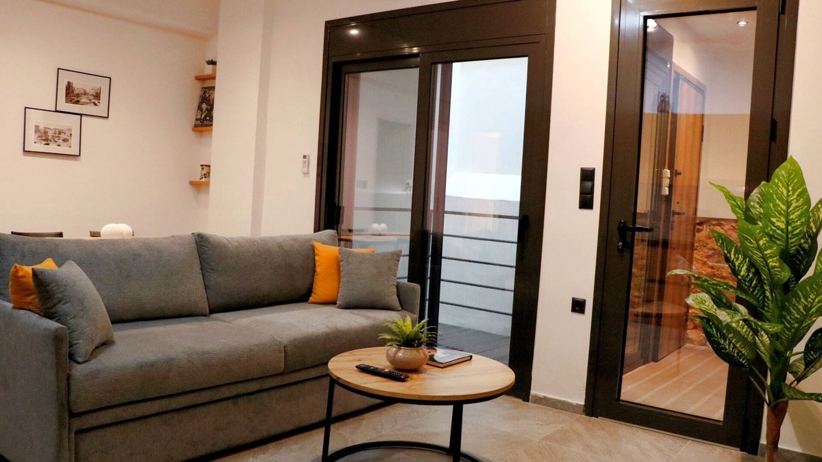 Ano Patisia Apartment | No 2 - Theo Apartment two bedrooms ground floor