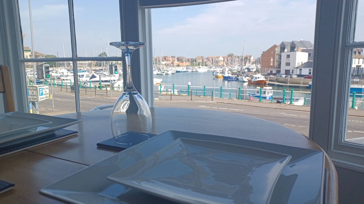 Weymouth Apartment | No.26 Marina View apartment, parking permit, harbour and Marina views