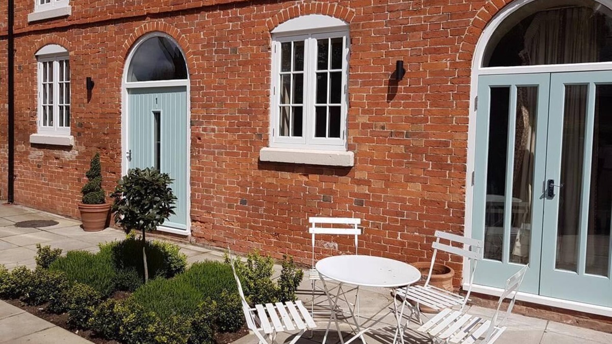 Breedon on the Hill Cottage | No.3 Meynell Mews king/twin room