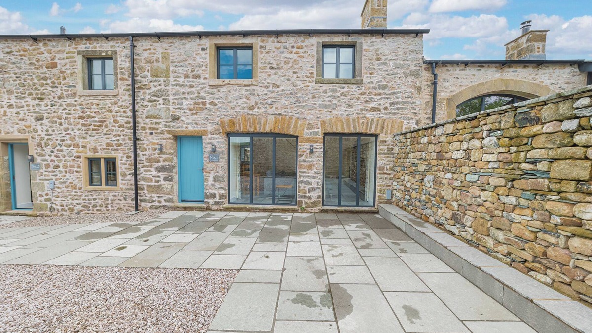 Ingleton Cottage | NO 3 THE COACH HOUSE, pet friendly in Thornton In Lonsdale
