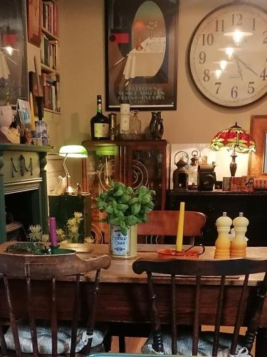 Aberdare Bed & Breakfast | No. 30
