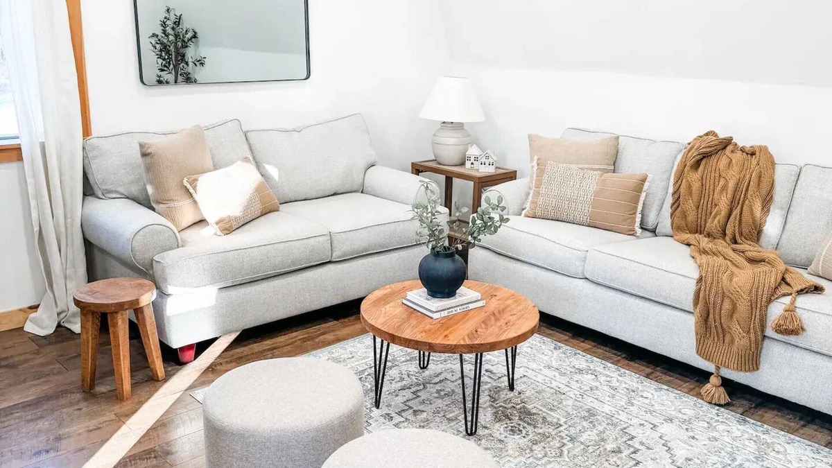Corning House | No. 3537 Light & Airy Cozy Loft
