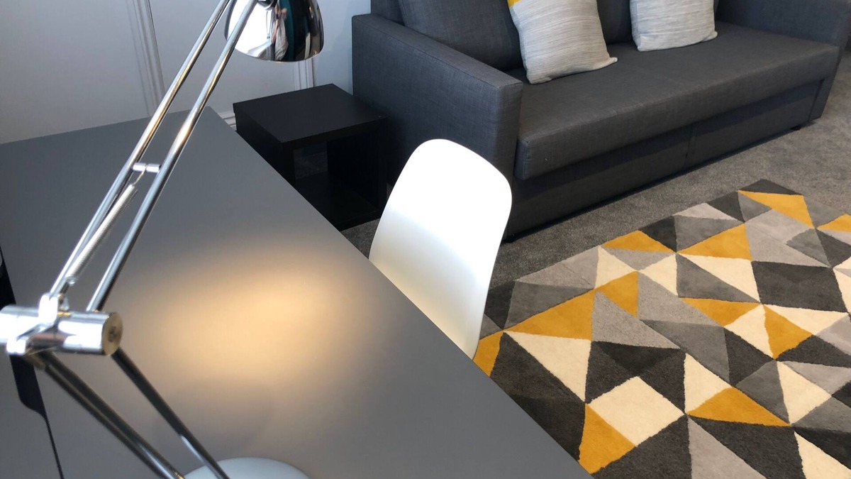 Beaconsfield Apartment | No. 5 Modern Fully-equipped Flat in Beaconsfield New Town easy walk to Station