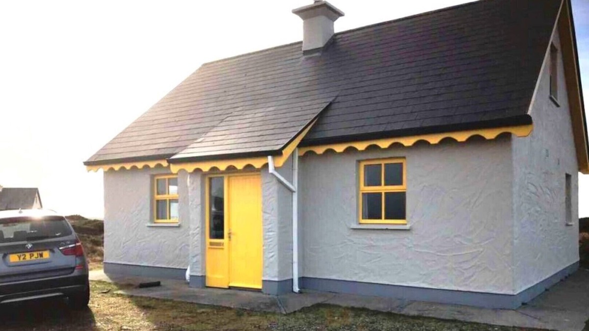 Connemara House | No 6 Leitirshask, Ballyconneely - Full Of Country Living Chic