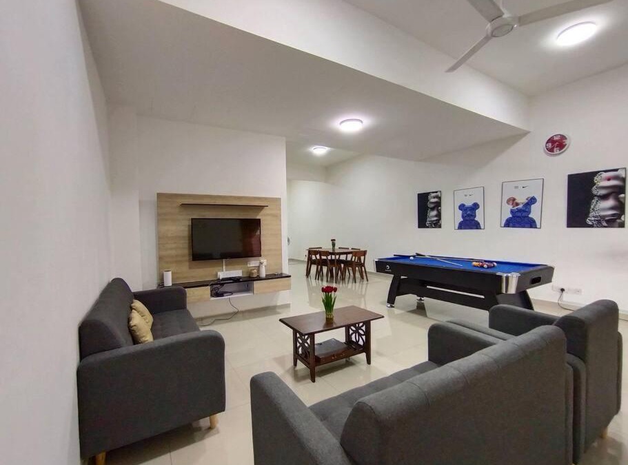 Pasir Penambang House | No 68 Sunlight Homestay 4R3B - 24 Pax, Karaoke