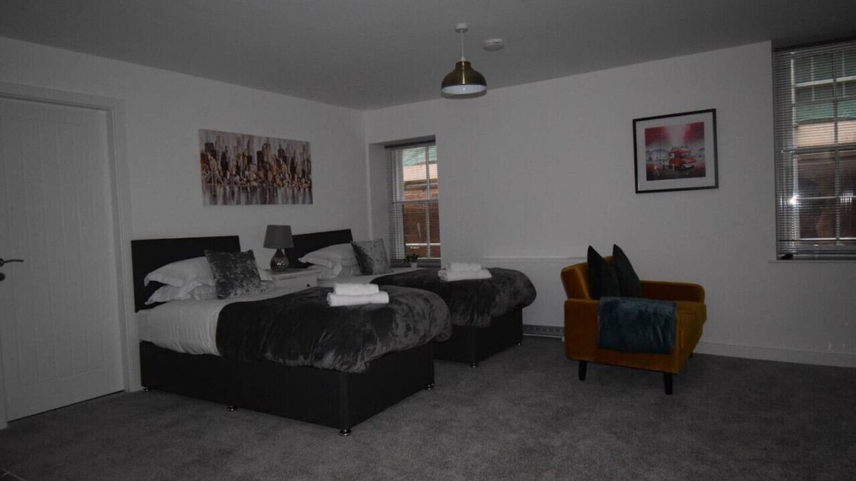 Worksop Apartment | No 8 Modern studio in Worksop