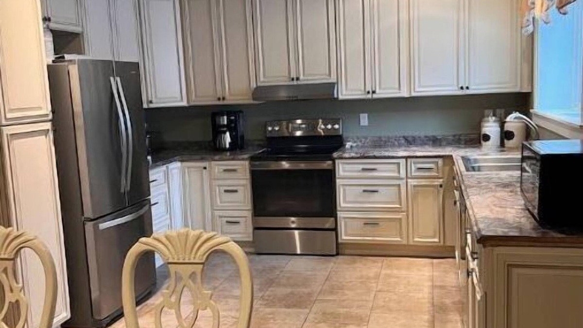 Delta Junction Apartment | No cleaning fees! 3 Bdrm condo, 2 miles from town