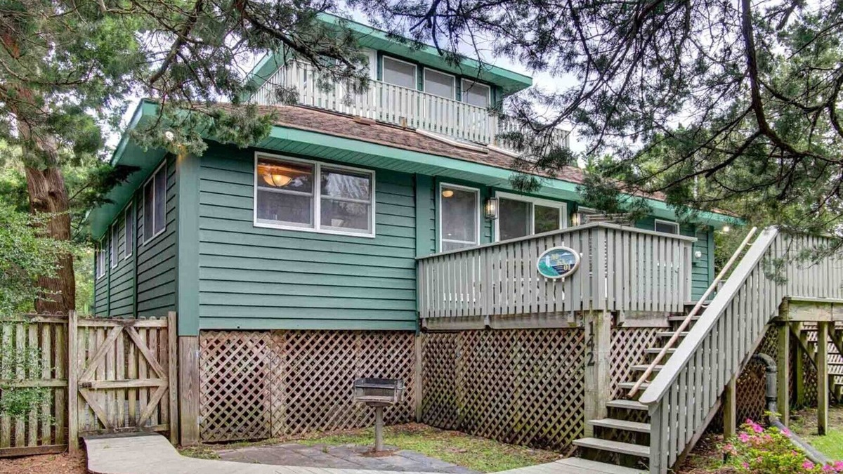 Ocracoke House | No Ka Oi: Wonderful home tucked away in a quiet neighborhood with a large yard.