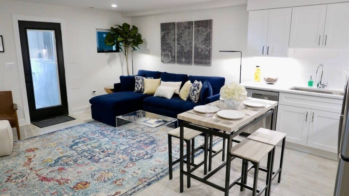 Near Northeast Apartment | No More Looking-Parking