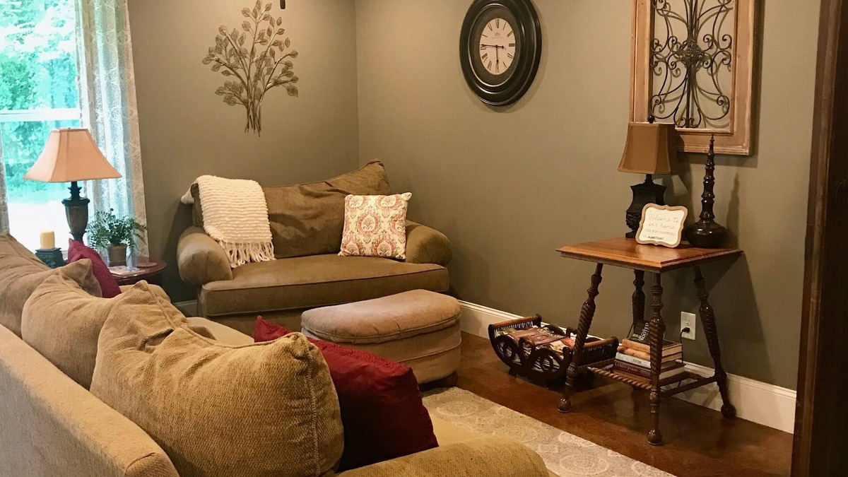 Corinth Apartment | NO PETS. fully furnished, sleeps four. Beautiful retreat and close to town.